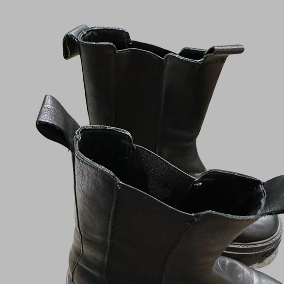 Atelier Blade leather Chelsea combat boot with treaded sole - Picture 8 of 10